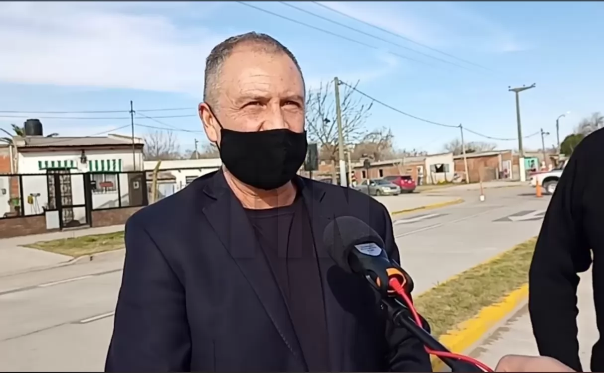 En plena campaña, le crearon un Facebook trucho al intendente de Capitán Bermúdez
