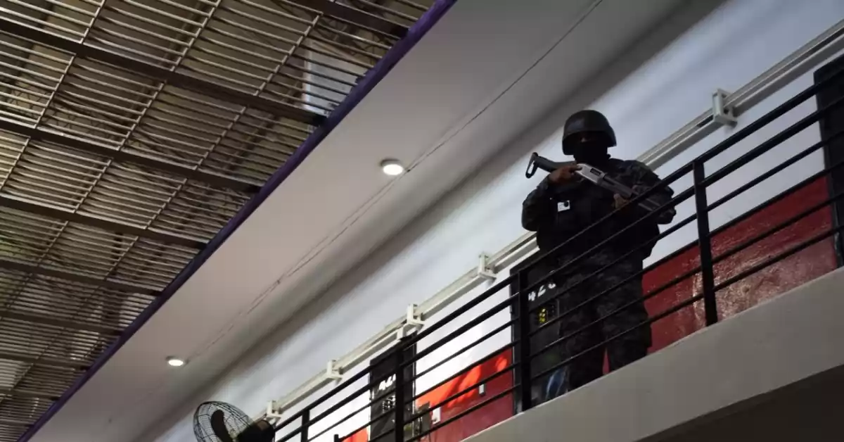 Secuestraron un celular en la celda de una reclusa alojada en el Complejo Penitenciario Rosario