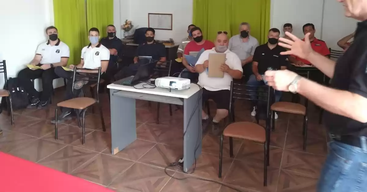 Bomberos de la región se capacitaron en “comando de incidentes” en Capitán Bermúdez
