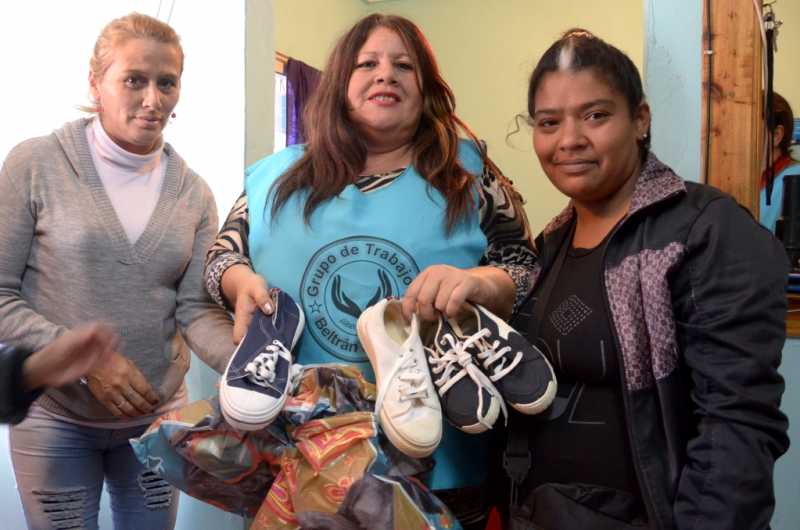Beltrán Solidario: Entregaron más de 150 pares de zapatillas