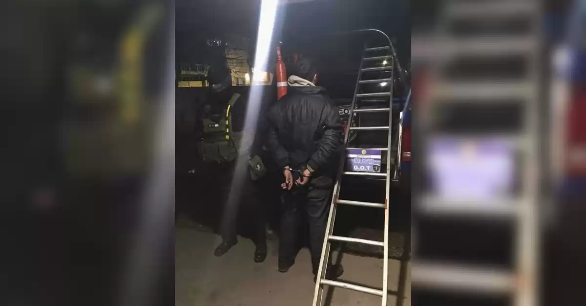San Lorenzo: andaba con una escalera queriendo subir a los techos y fue detenido 