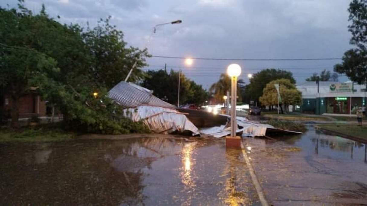 Importantes daños en El Trébol tras un temporal de diez minutos