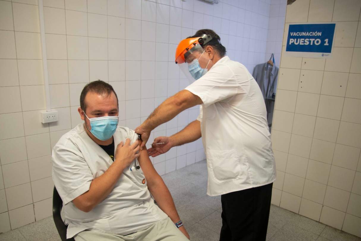 Médicos por la verdad difunden audios falsos sobre la campaña de vacunación en Rosario