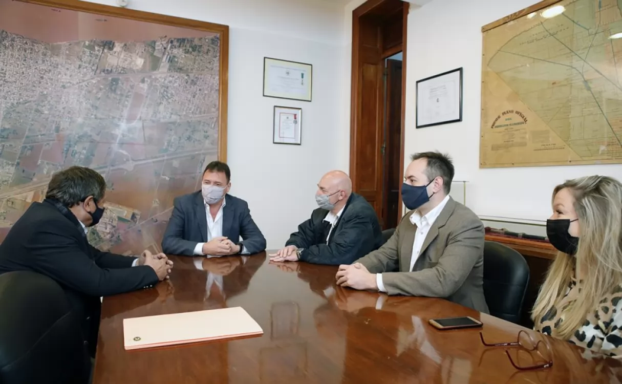 Alumnos de la FCPOLIT de la UNR podrán realizar prácticas en la Municipalidad de San Lorenzo