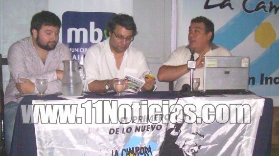 Leo Ricciardino disertó en Baigorria en el marco de la presentación del 2º libro de El Urbano