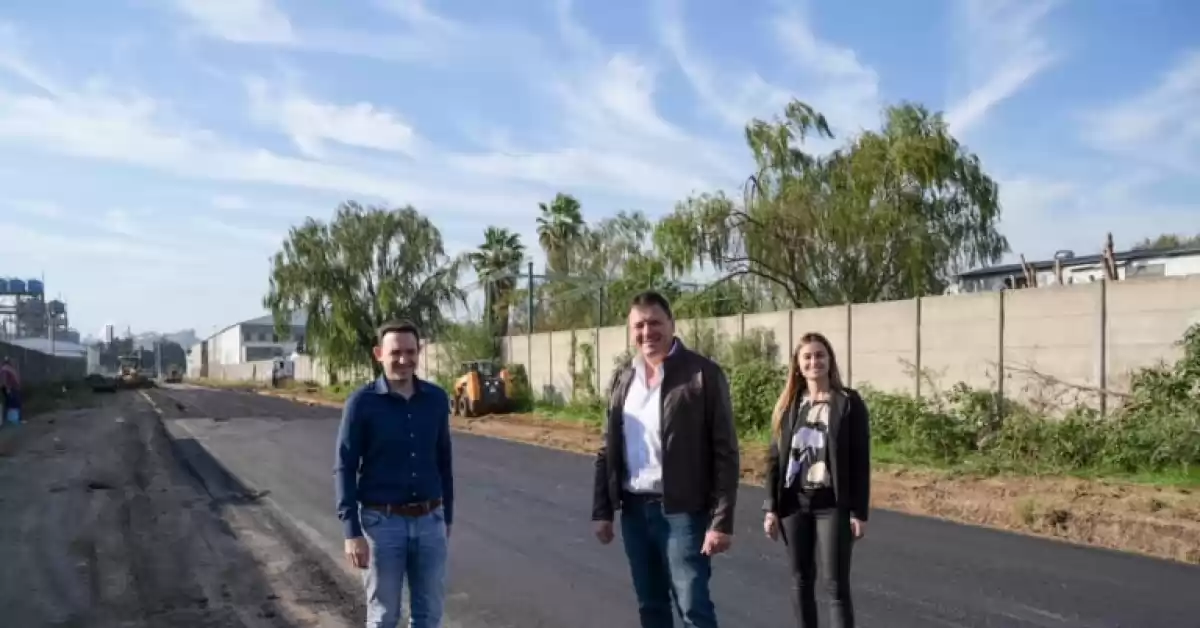 Avanza la obra de una nueva calle en barrio Rivadavia de San Lorenzo