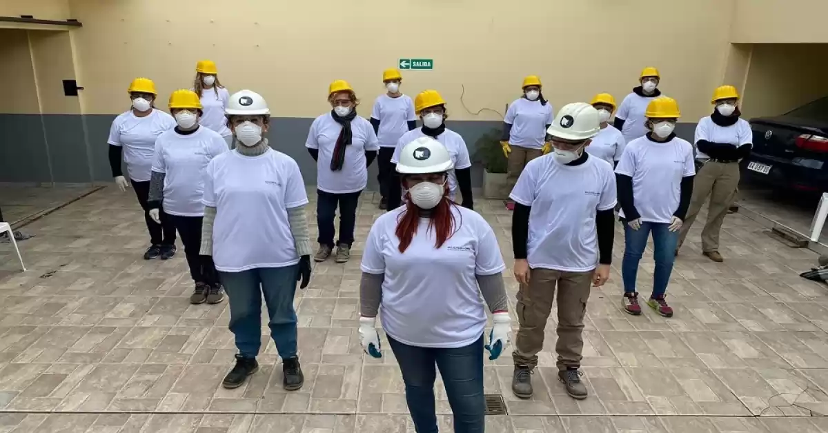 Mujeres en Obra, una cooperativa de mujeres que trabaja en la construcción en el Cordón Industrial