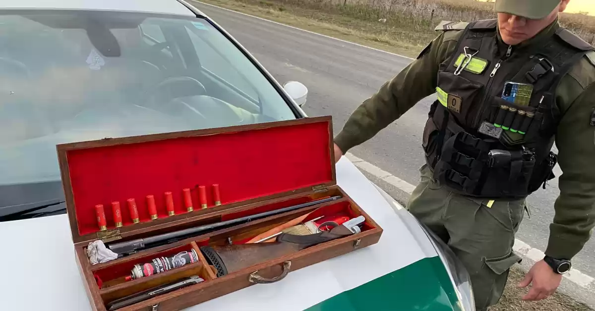 Dos detenidos por transportar armas sin aval legal en Las Parejas