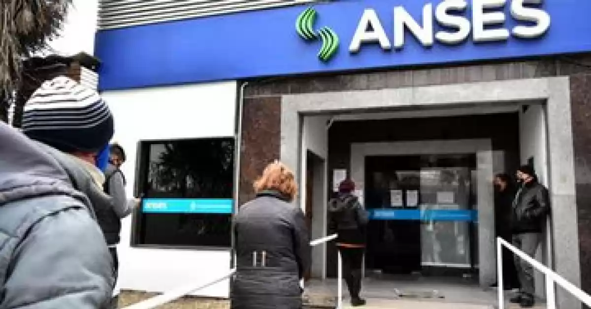 Hoy cobrarán jubilados y pensionados con ingresos superiores a $ 70.938 y DNI finalizado en 8 y 9