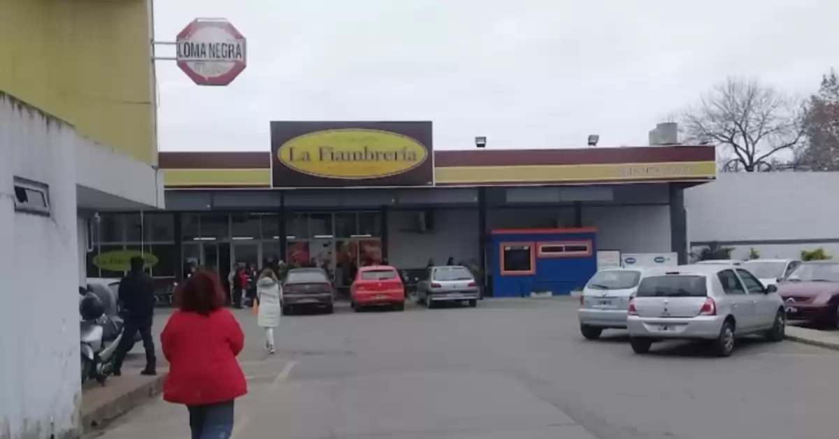 San Lorenzo: susto por desperfecto eléctrico que casi causa incendio en un supermercado 