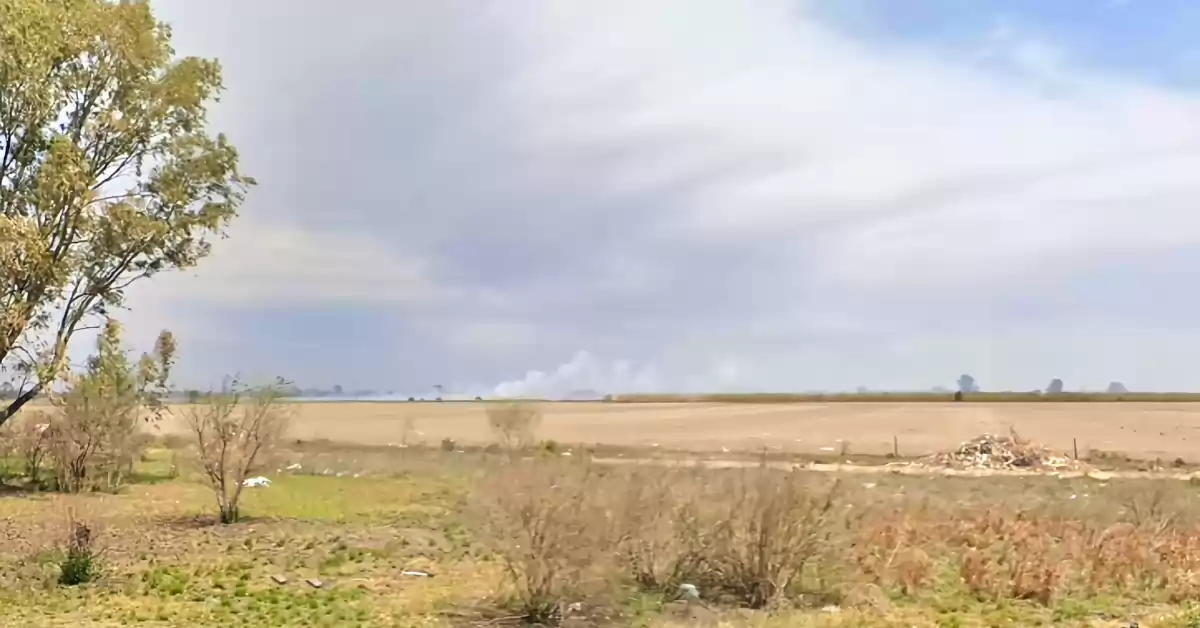 Incendio en un basural generó denso humo y alertó a vecinos de Capitán Bermúdez    