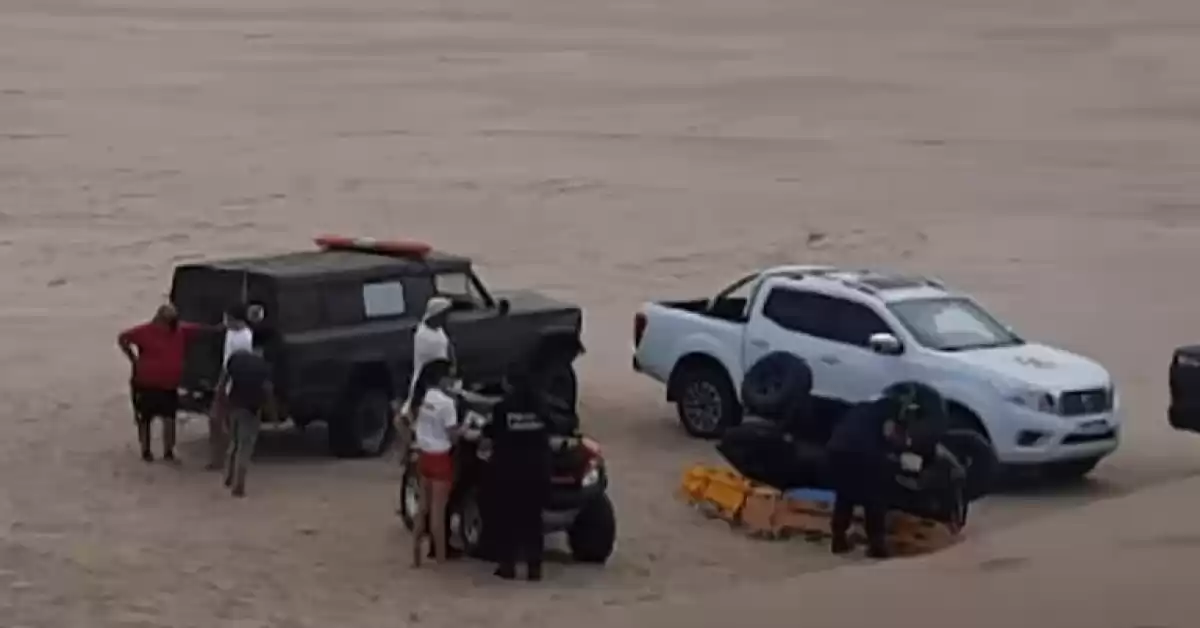 Una mujer murió cuando volcó en su cuatriciclo en los médanos de Pinamar