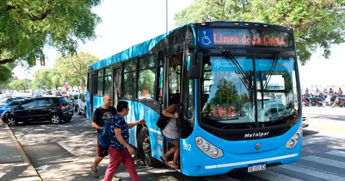 Rosario: Ya circula diariamente la linea de la Costa por la temporada de verano