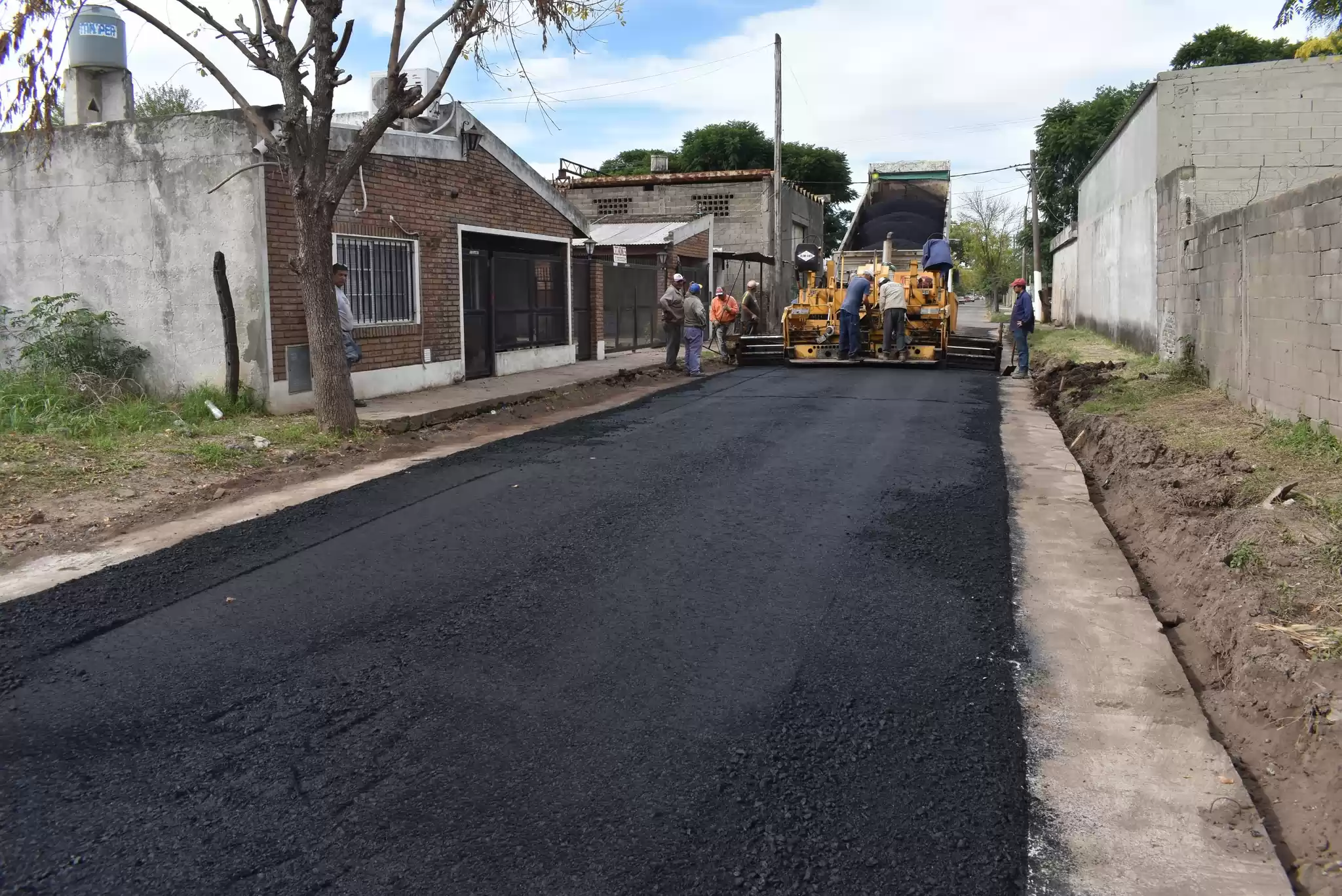 La Municipalidad de Capitán Bermúdez avanzó con el asfaltado de varias arterias de la ciudad