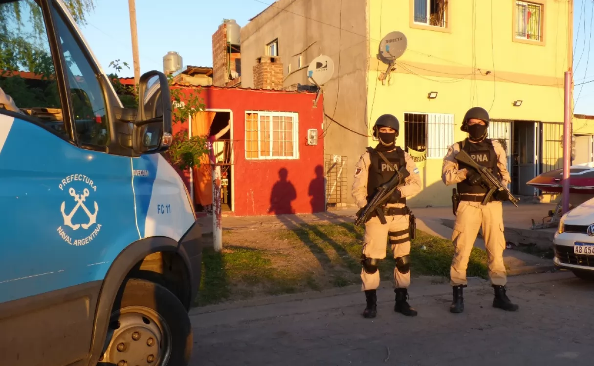 Puerto San Martín: Prefectura realizó cuatro allanamientos y detuvo a un narco
