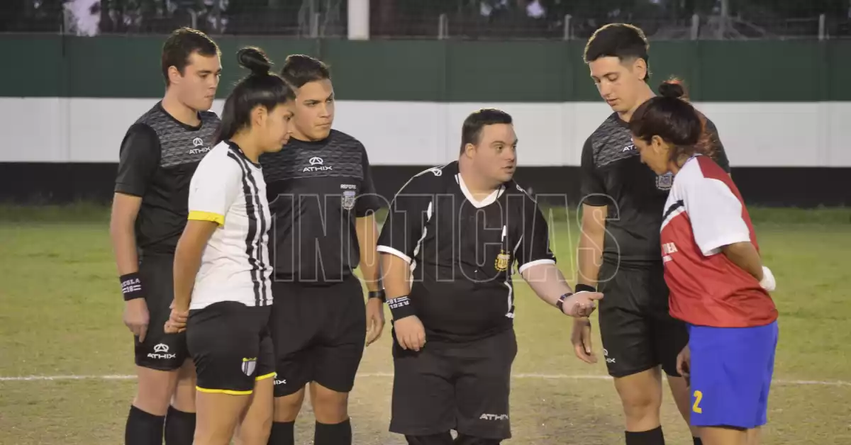 Juan Manuel Pola cumplió su sueño de ser árbitro en la final femenina