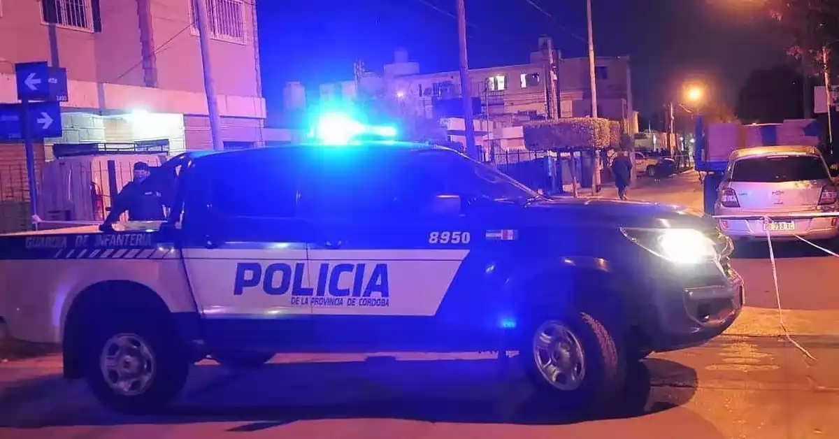 Córdoba: mató a su amigo mientras manipulaba un arma y se dio a la fuga