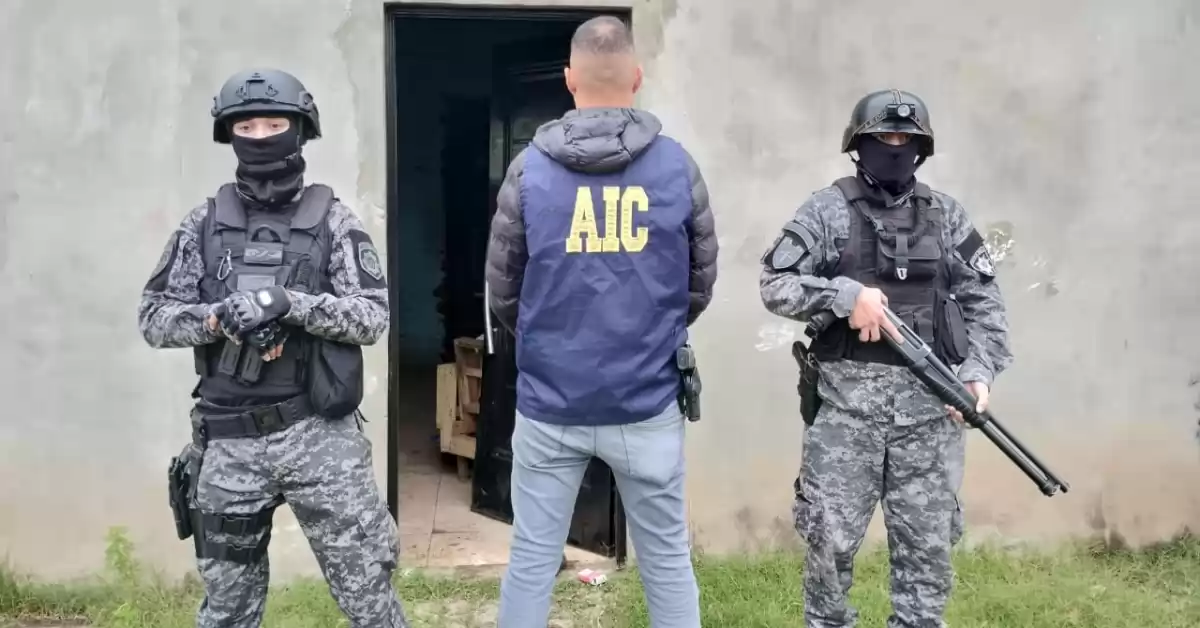 Siete detenidos por venta de drogas en allanamientos en departamentos Rosario y Constitución