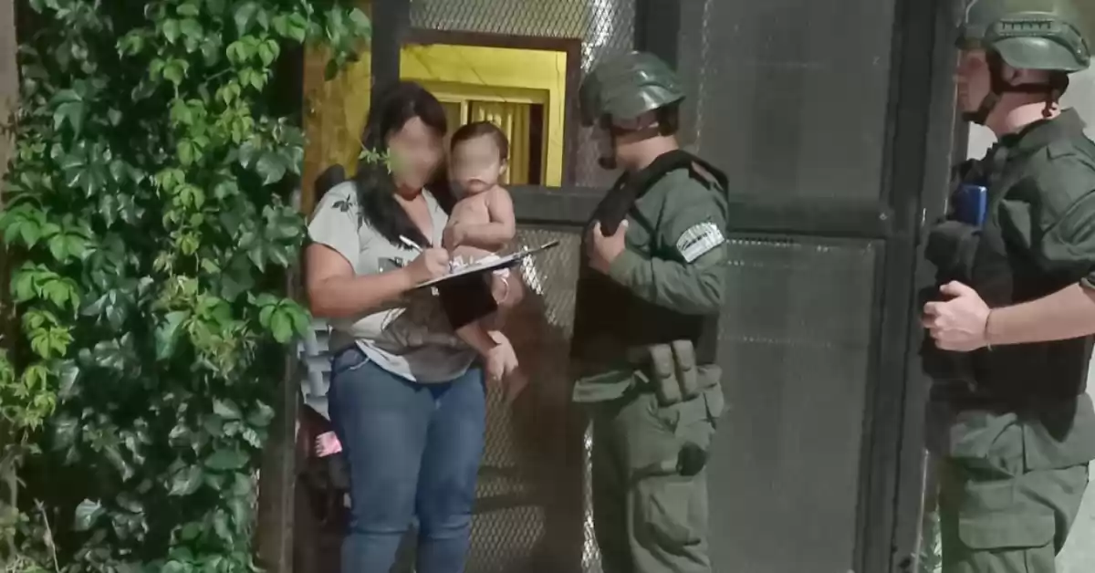 Un niño se extravió por perseguir a su mascota, la Gendarmería lo encontró y lo devolvió a su mamá