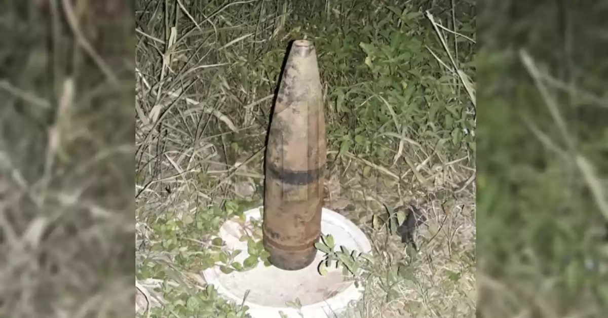 Hallaron un proyectil de artillería en la costa de Capitán Bermúdez