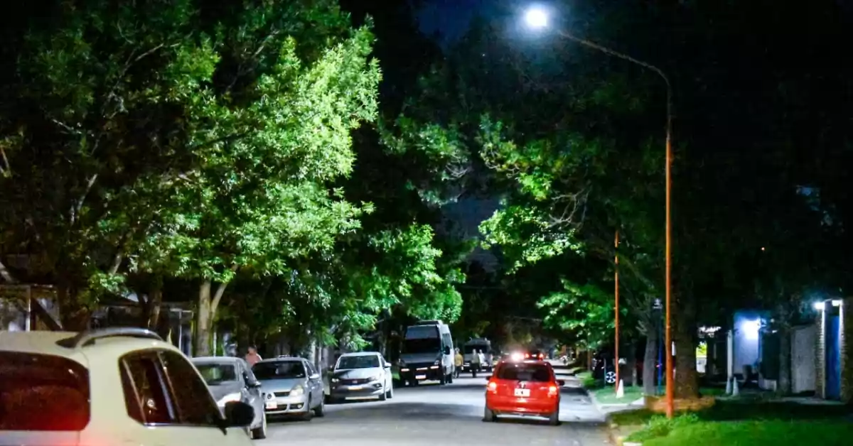 Puerto: el municipio habilitó siete cuadras de Sargento Cabral con nuevas luminarias LED