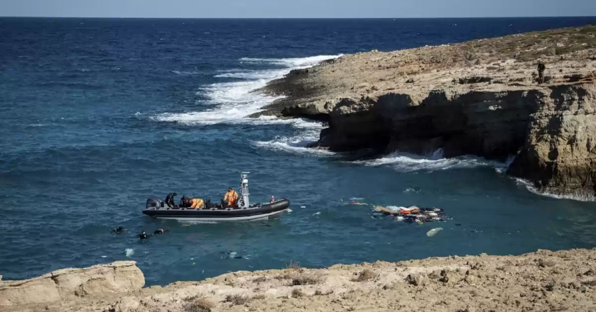Encontraron a 92 refugiados turcos desnudos en la frontera con Grecia