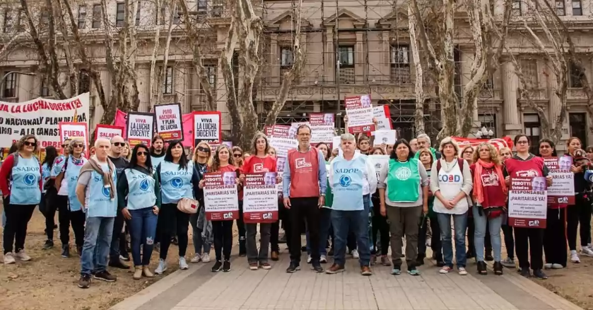 Desde Sadop sostienen que la decisión del gobierno es “extorsiva” y “violatoria del derecho de huelga”