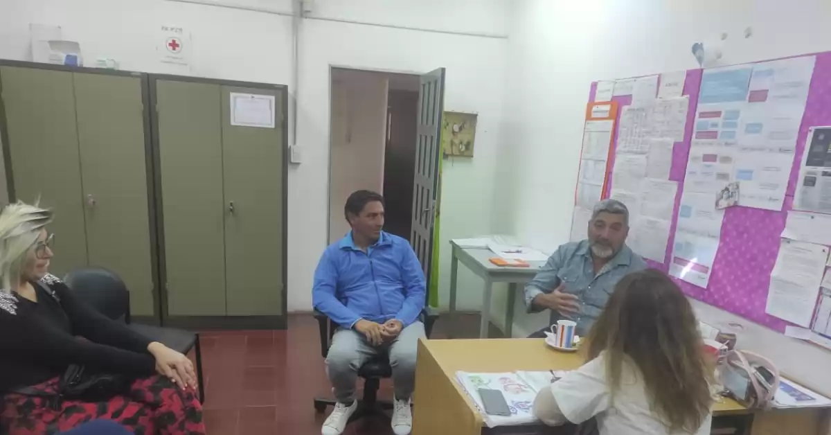 El Sindicato de Trabajadores Municipales de San Lorenzo donó dos bicicletas a la Escuela de barrios Las Quintas 