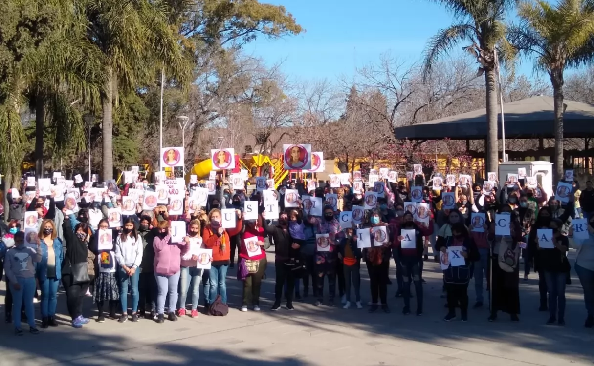 Puerto General San Martín: Reclamaron justicia por Carolina Díaz