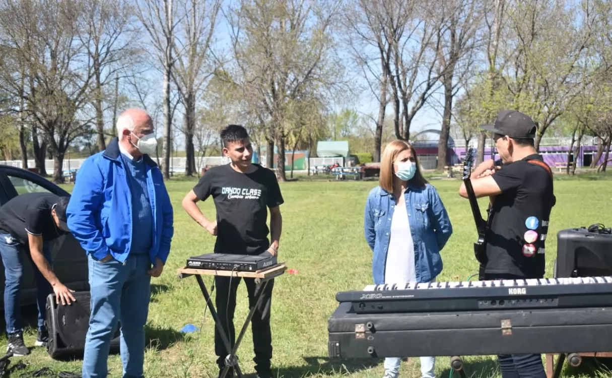 Polo Educativo: La celebración de los alumnos junto a De Grandis y Grassano