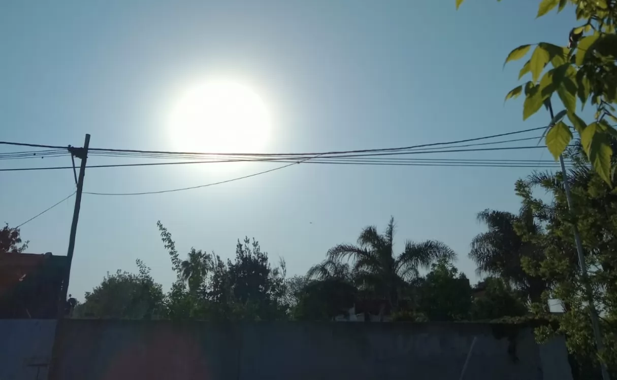Desciende levemente la temperatura mientras el sol se mantiene 