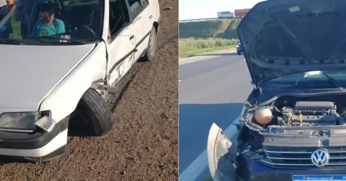 Dos autos chocaron en la autopista Rosario - Santa Fe 