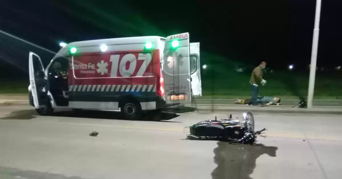 Otro accidente en la Avenida Interurbana: chocaron una moto y un auto en Capitán Bermúdez