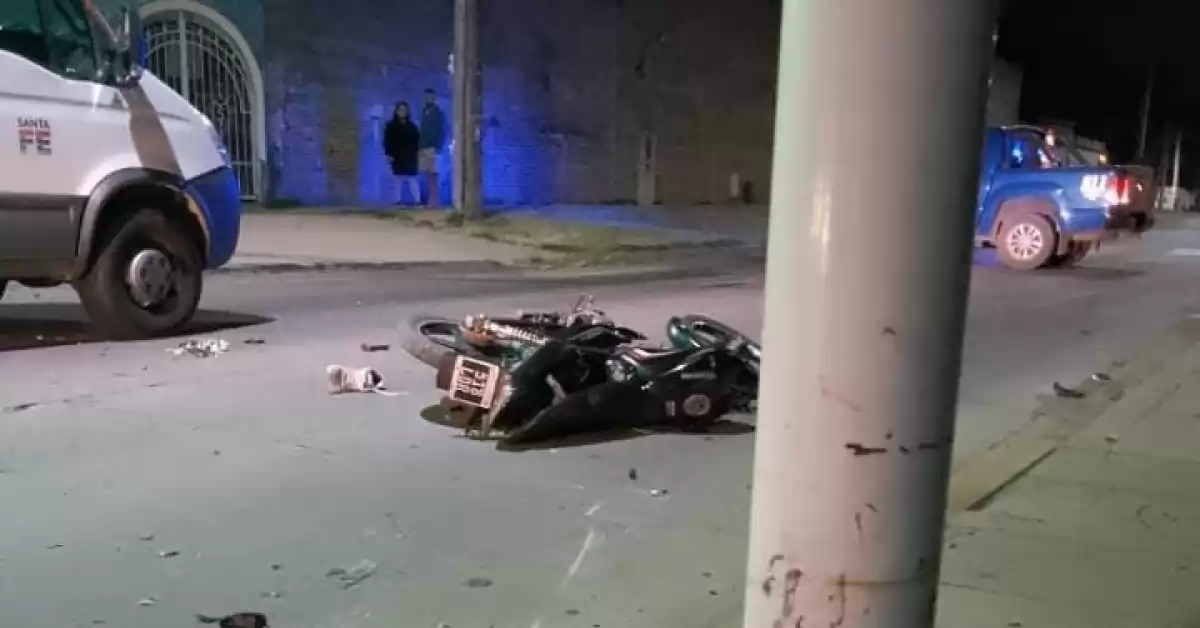 Capitán Bermúdez: un joven motociclista murió tras chocar con una columna en la avenida interurbana