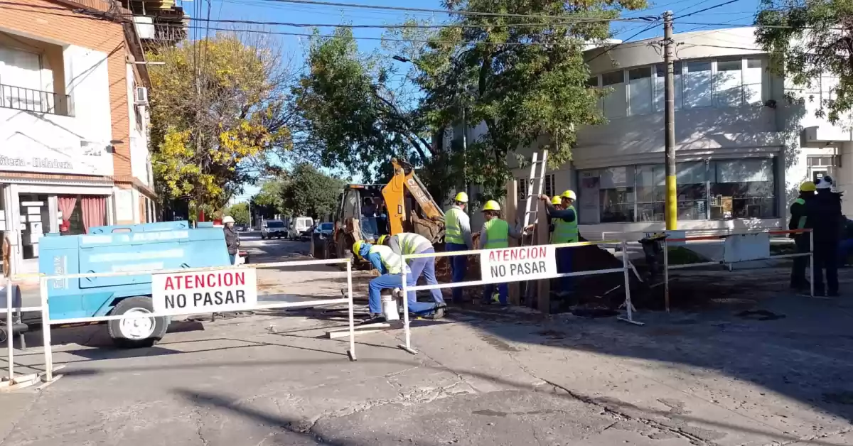 Aguas Santafesinas comenzó nueva obra de cloaca en calle Tucumán 