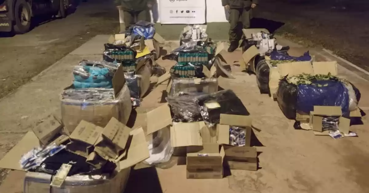 Secuestraron más de 184 kilos de hojas de coca y mercadería de contrabando