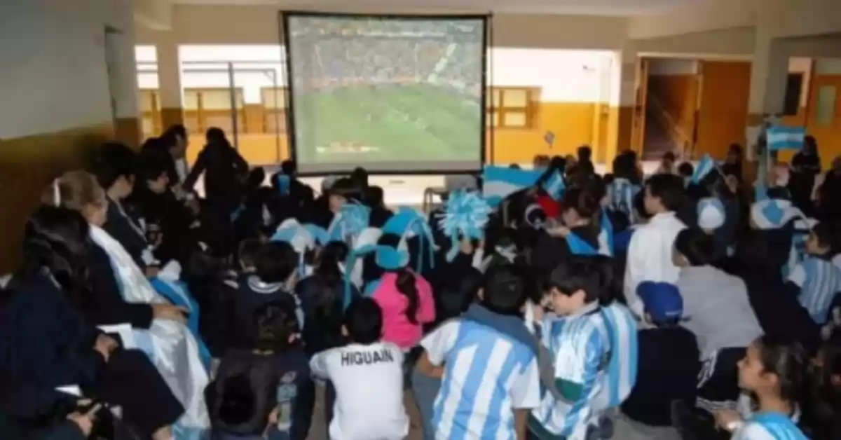 El ministro de Educación quiere que el Mundial se pase en las escuelas