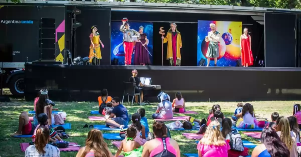 El camión cultural de Tecnópolis llega a Capitán Bermúdez