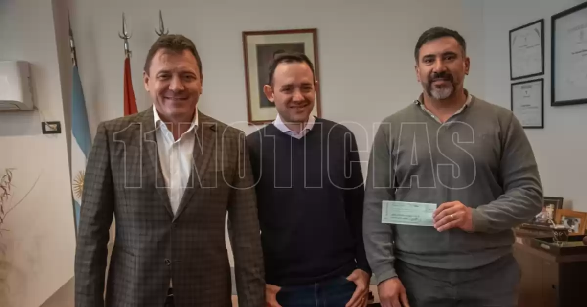 Raimundo entregó un subsidio a la Cooperativa de barrio Bouchard para extender el servicio de agua de río en la zona sur