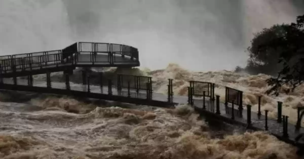Cerraron la Garganta del Diablo por la crecida del Río Iguazú