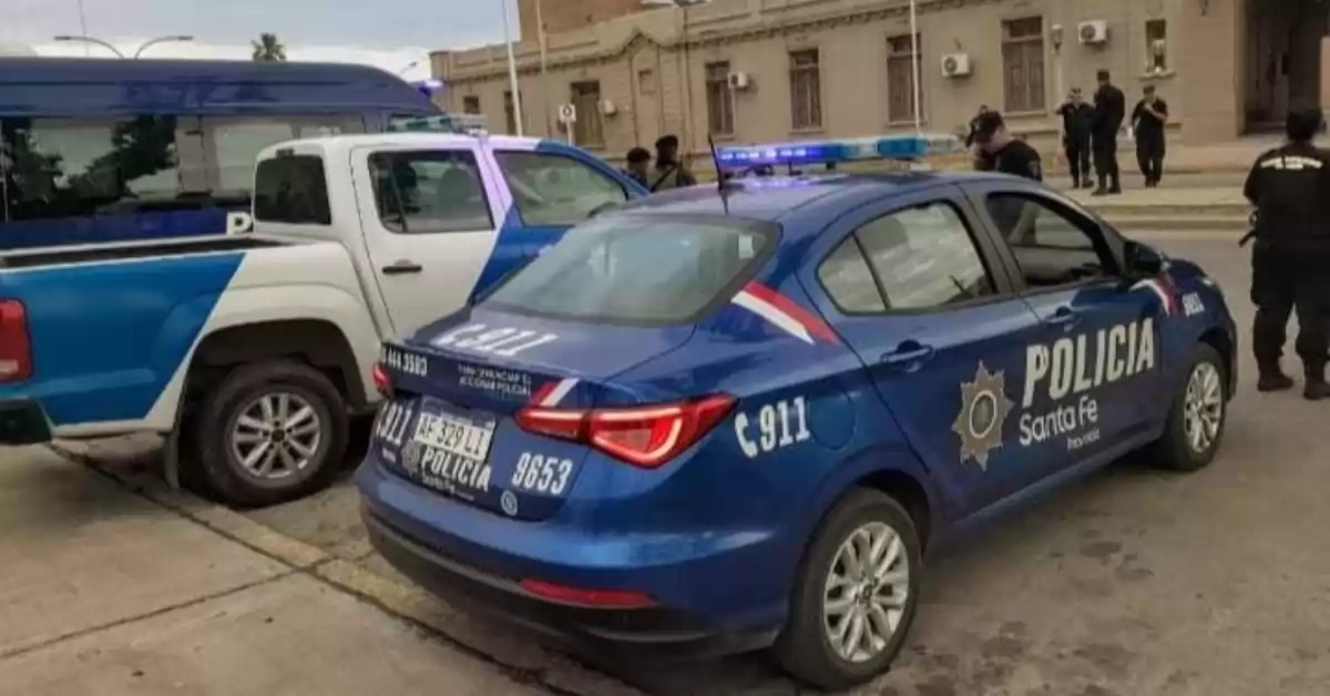 La policía realizó un operativo de saturación en barrios de San Lorenzo y Fray Luis Beltrán