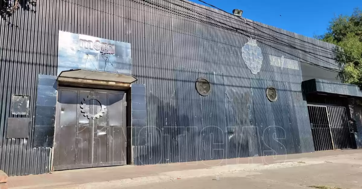 Capitán Bermúdez: balearon la puerta de un boliche e hirieron a dos policías 