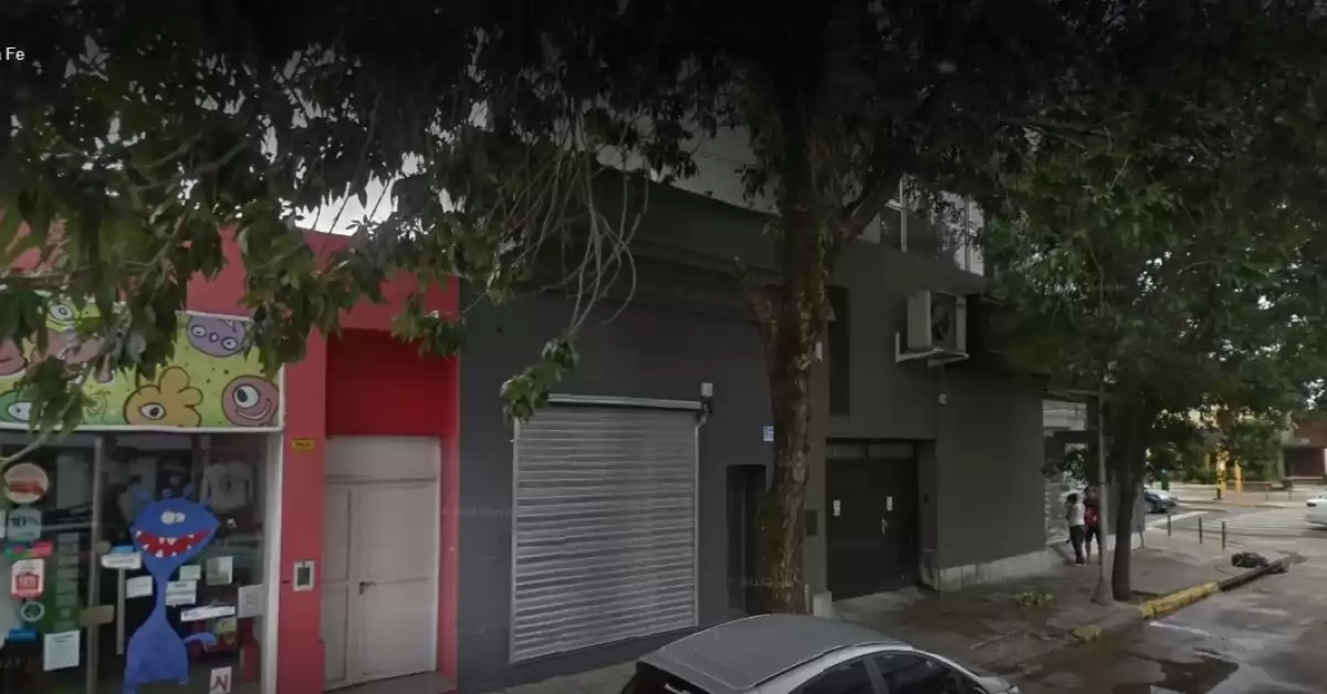 Hicieron un boquete y entraron a robar en una joyería céntrica de San Lorenzo