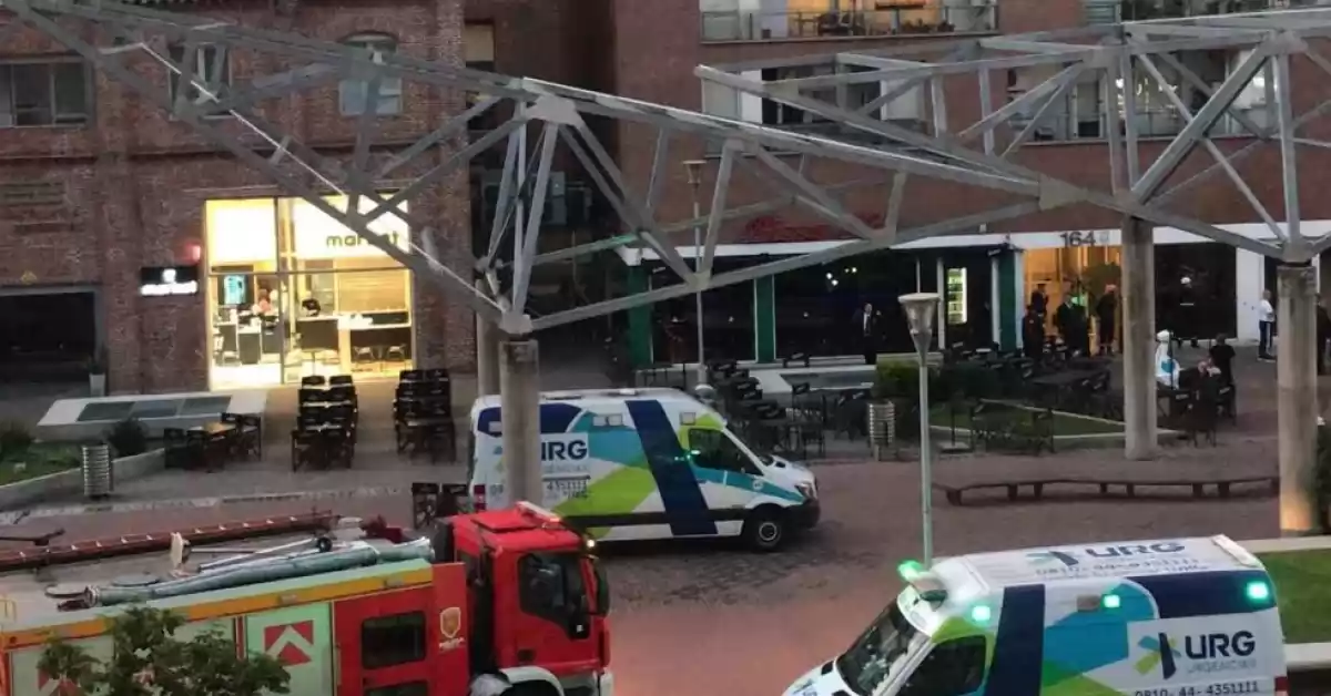 Rosario: un médico murió al caer por el hueco de un ascensor, cuando intentaba rescatar a una mujer
