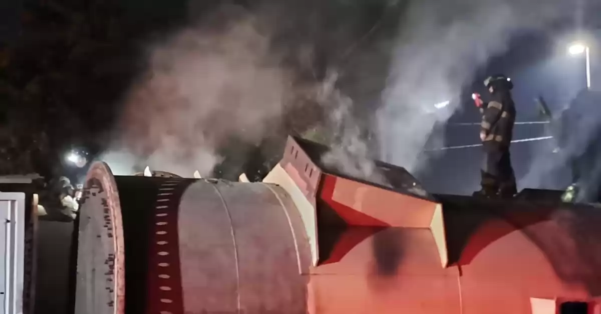 Se volvió a incendiar una estructura dentro de una empresa de montaje en Puerto San Martín 