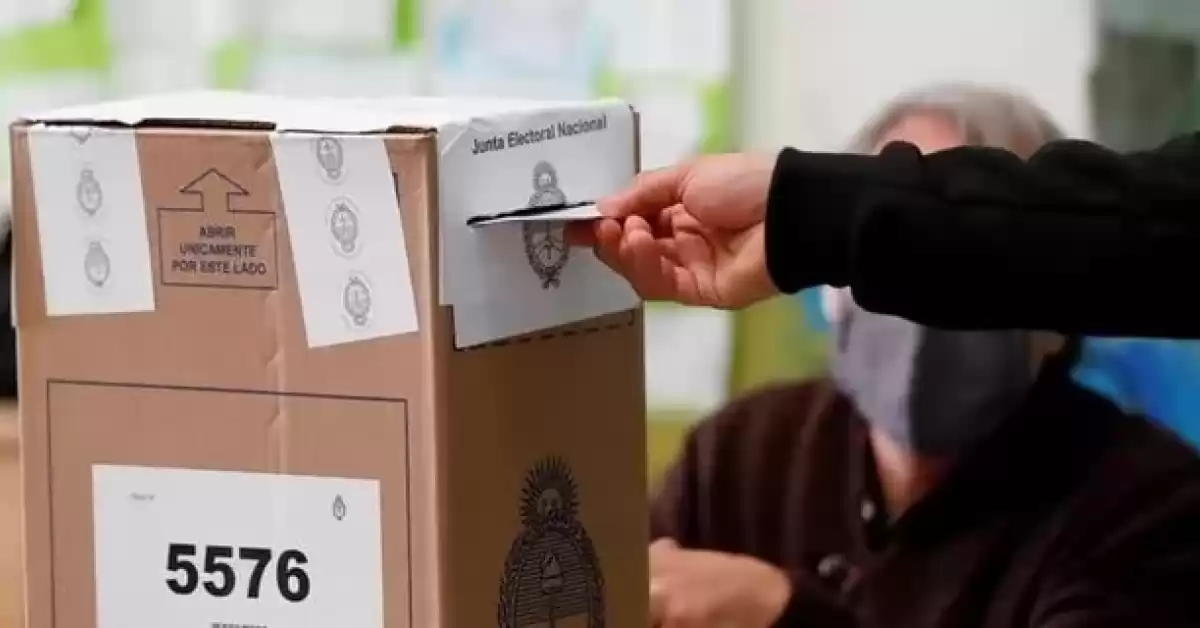 Cerraron los comicios en todo el país, aunque en Capital Federal continuarán hasta las 19:30 por las fallas en el voto electrónico