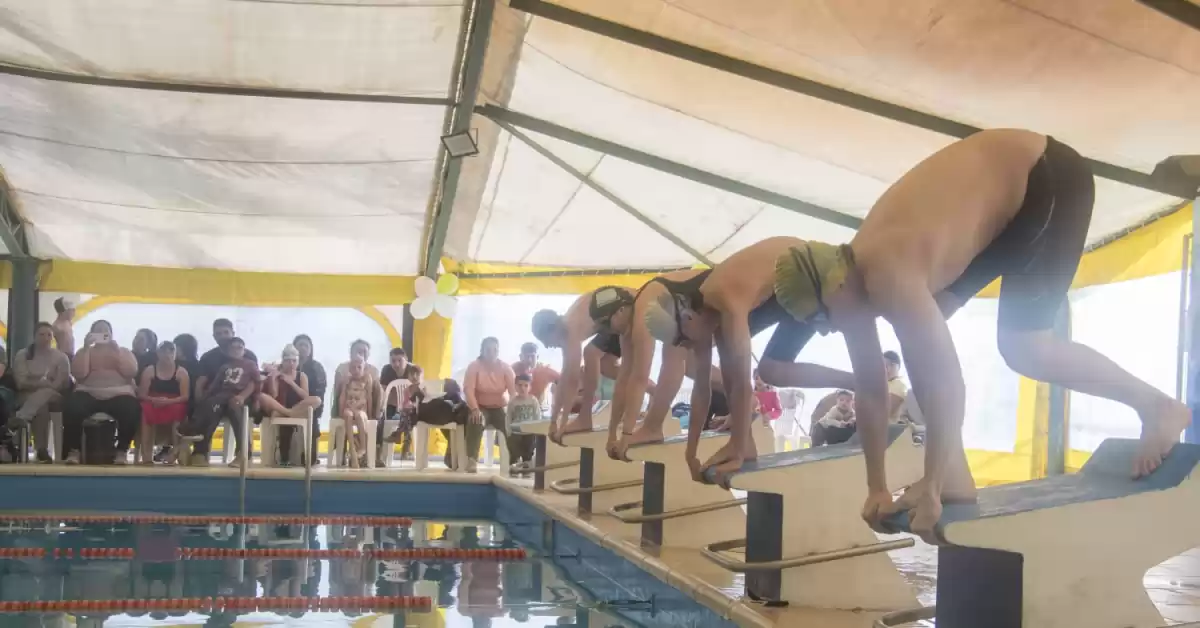 Se llevó a cabo el 1er encuentro interno de natación en Timbúes