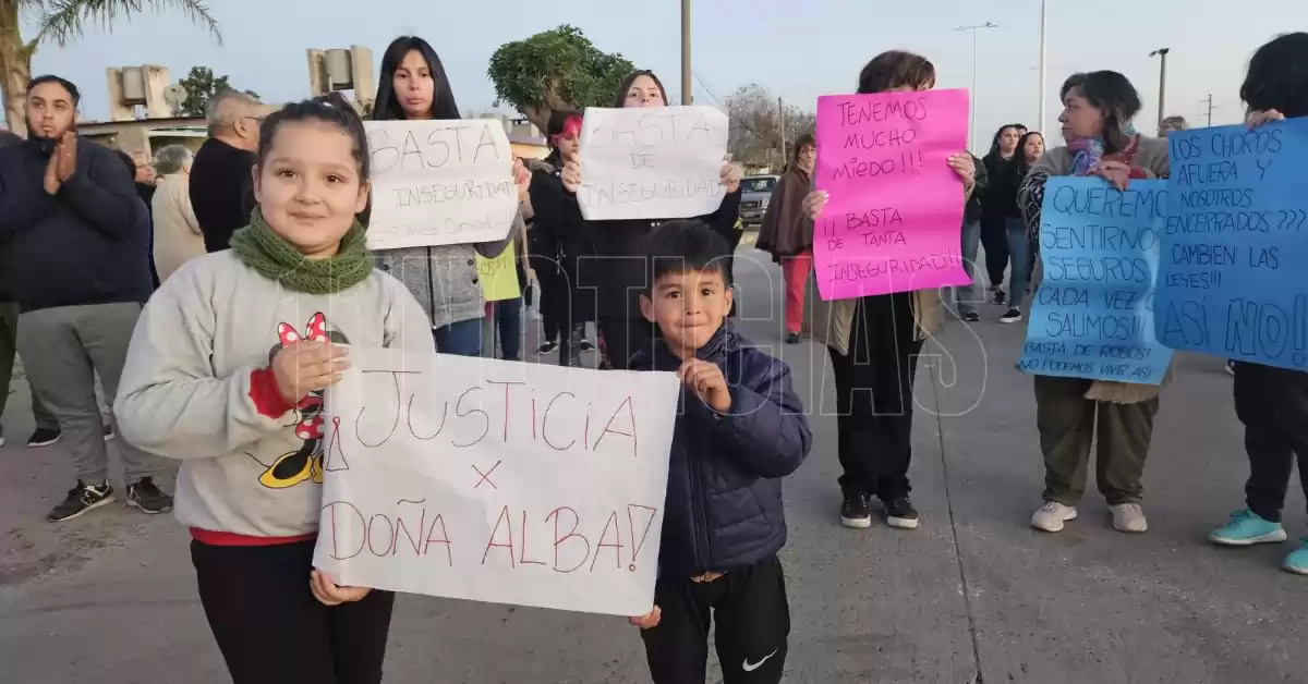 Vecinos de Fray Luis Beltrán se movilizaron tras los hechos de inseguridad que azotaron a la localidad