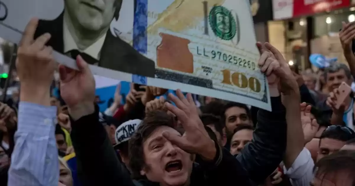 Bancos privados piden “responsabilidad” a los candidatos y apuntan a Milei por la devaluación del peso en las últimas horas
