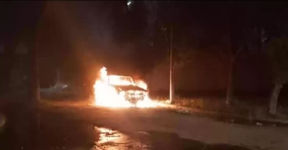 Se incendió una camioneta que estaba estacionada en Puerto General San Martín
